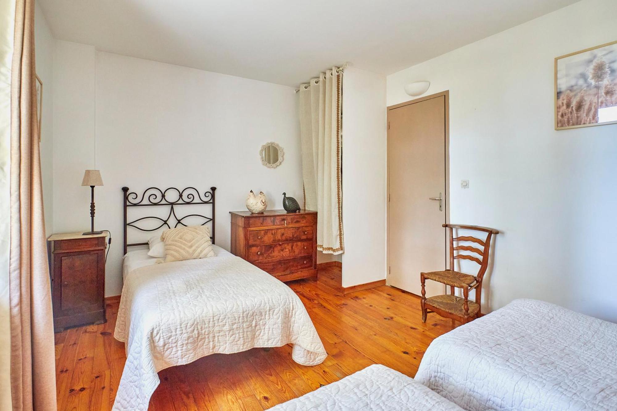 Mas du Versadou Saint-Gilles  Chambre photo